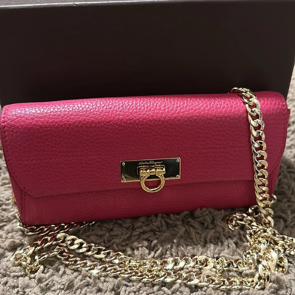 Authentic Salvatore Ferragamo Wallet - Picture 2 of 8